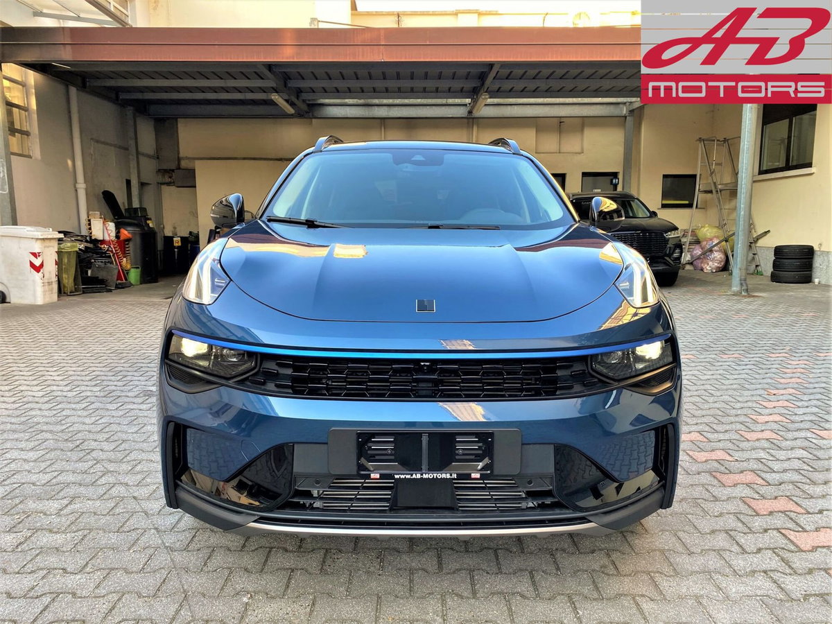 Lynk & Co 01 01 1.5 td phev (2)