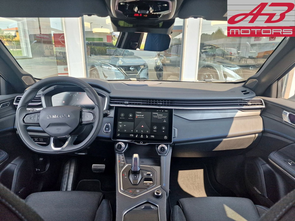 Lynk & Co 01 01 1.5 td phev (10)
