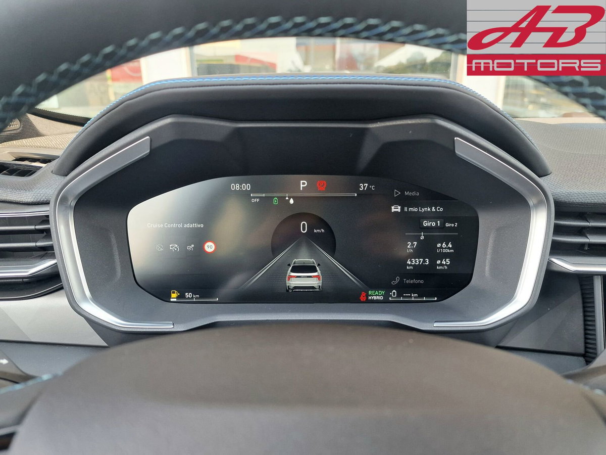 Lynk & Co 01 01 1.5 td phev (12)