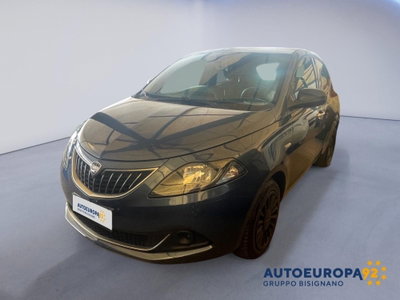 Lancia Ypsilon 1.0 FireFly 5 porte S&S Hybrid Ecochic Silver usata