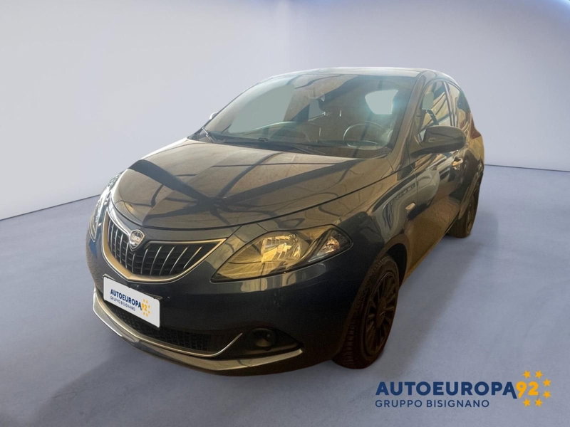Lancia Ypsilon 1.0 FireFly 5 porte S&S Hybrid Ecochic Silver