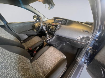 Lancia Ypsilon 1.0 FireFly 5 porte S&S Hybrid Ecochic Silver (5)