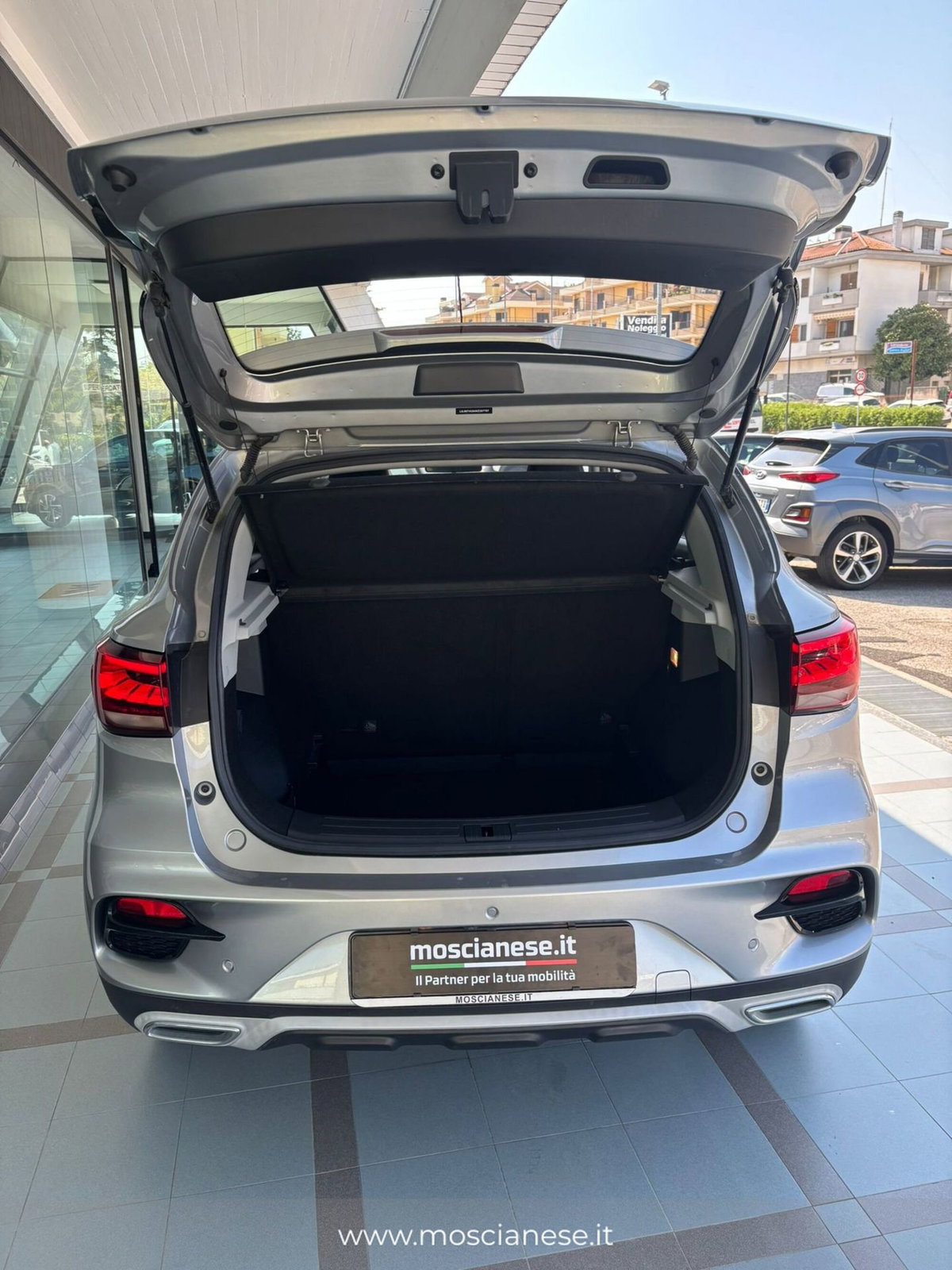 Mg ZS ZS 1.5 Luxury (14)