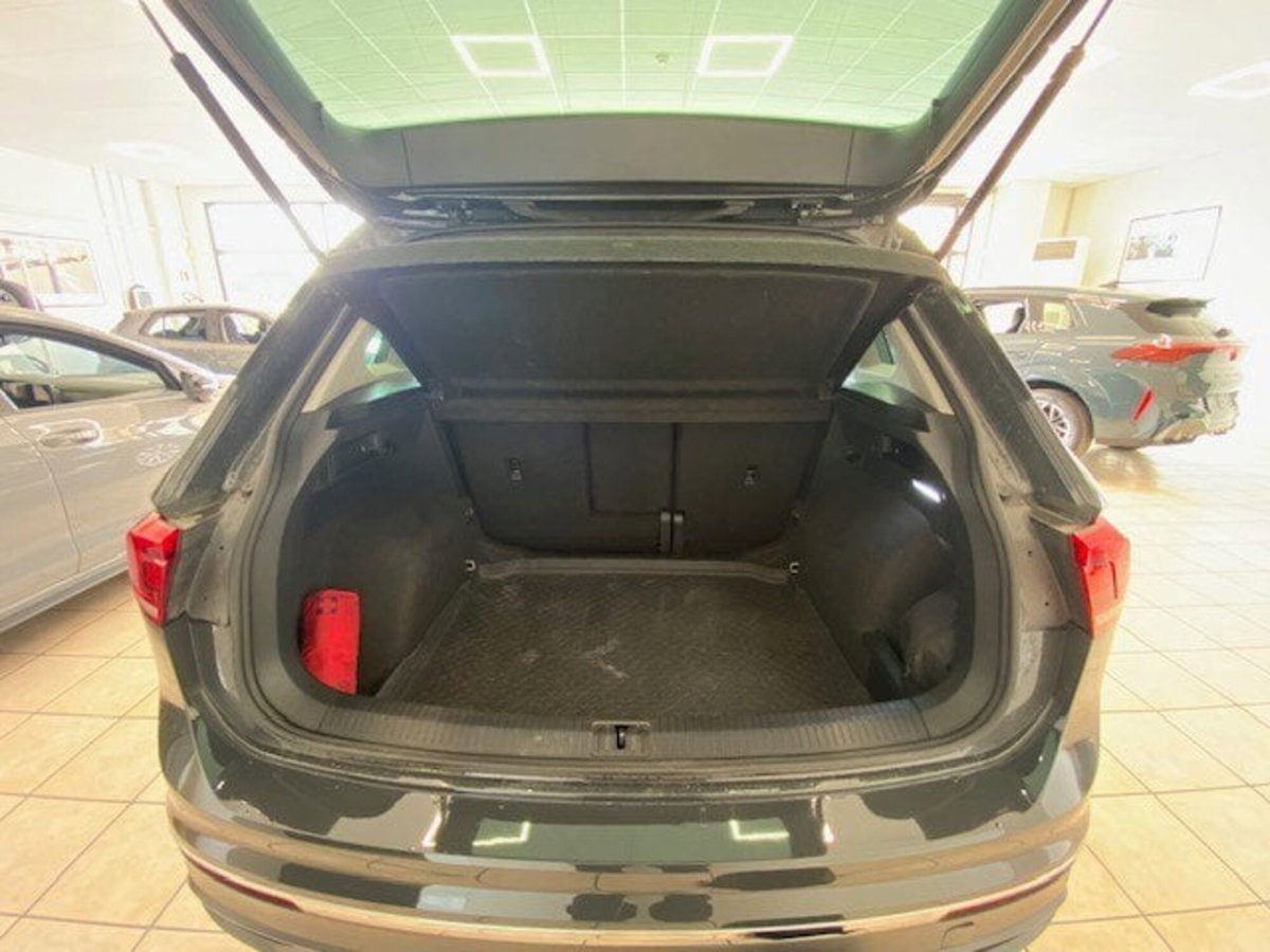 Volkswagen Tiguan Allspace 2.0 TDI SCR DSG 4MOTION Life (18)