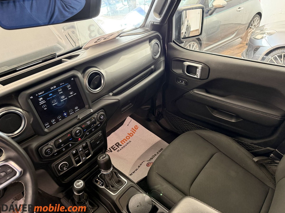 Jeep Wrangler Unlimited 2.2 Mjt II Rubicon (15)