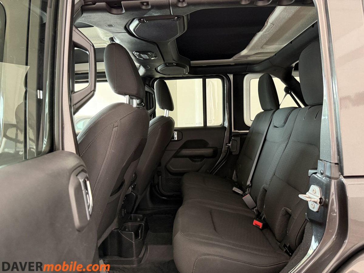 Jeep Wrangler Unlimited 2.2 Mjt II Rubicon (9)