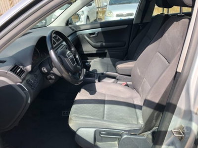 Audi A4 Avant 2.0 16V TDI (10)