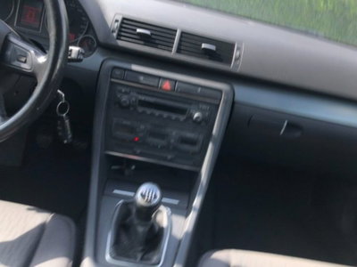 Audi A4 Avant 2.0 16V TDI (11)
