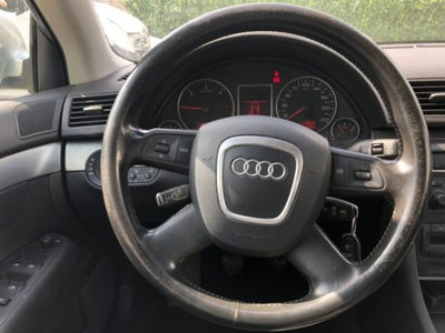 Audi A4 Avant 2.0 16V TDI (12)