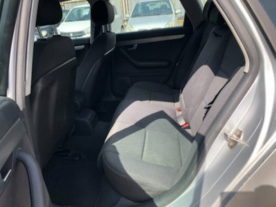 Audi A4 Avant 2.0 16V TDI (9)