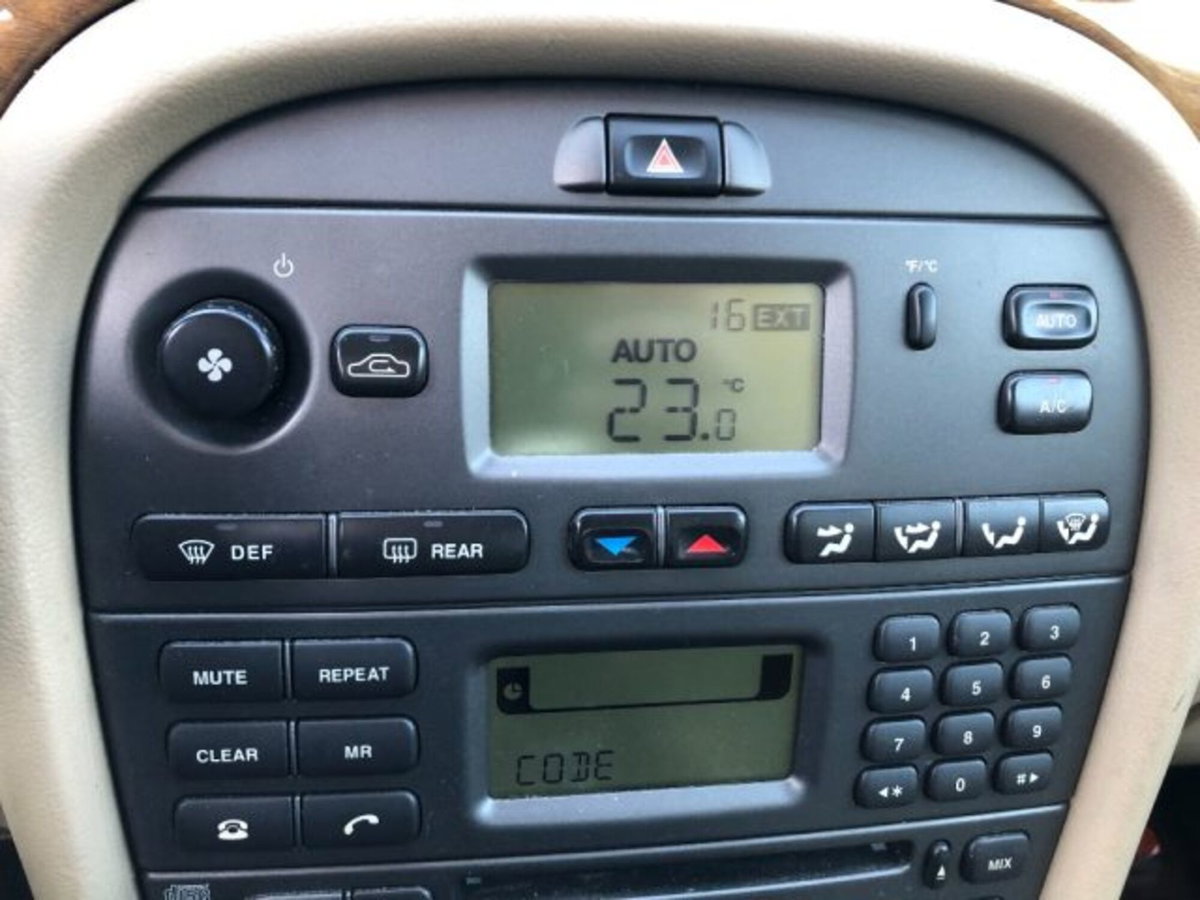 Jaguar X-Type 2.0D cat Executive (11)