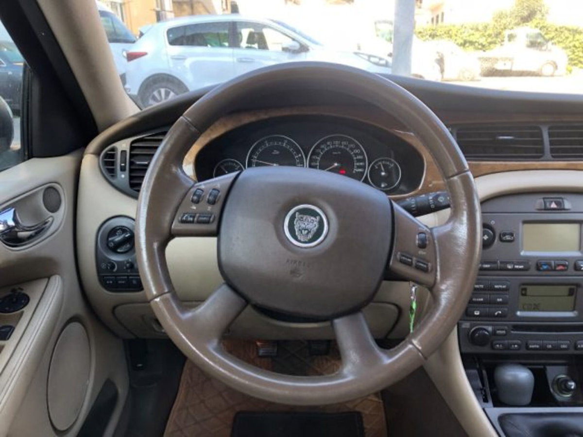 Jaguar X-Type 2.0D cat Executive (9)