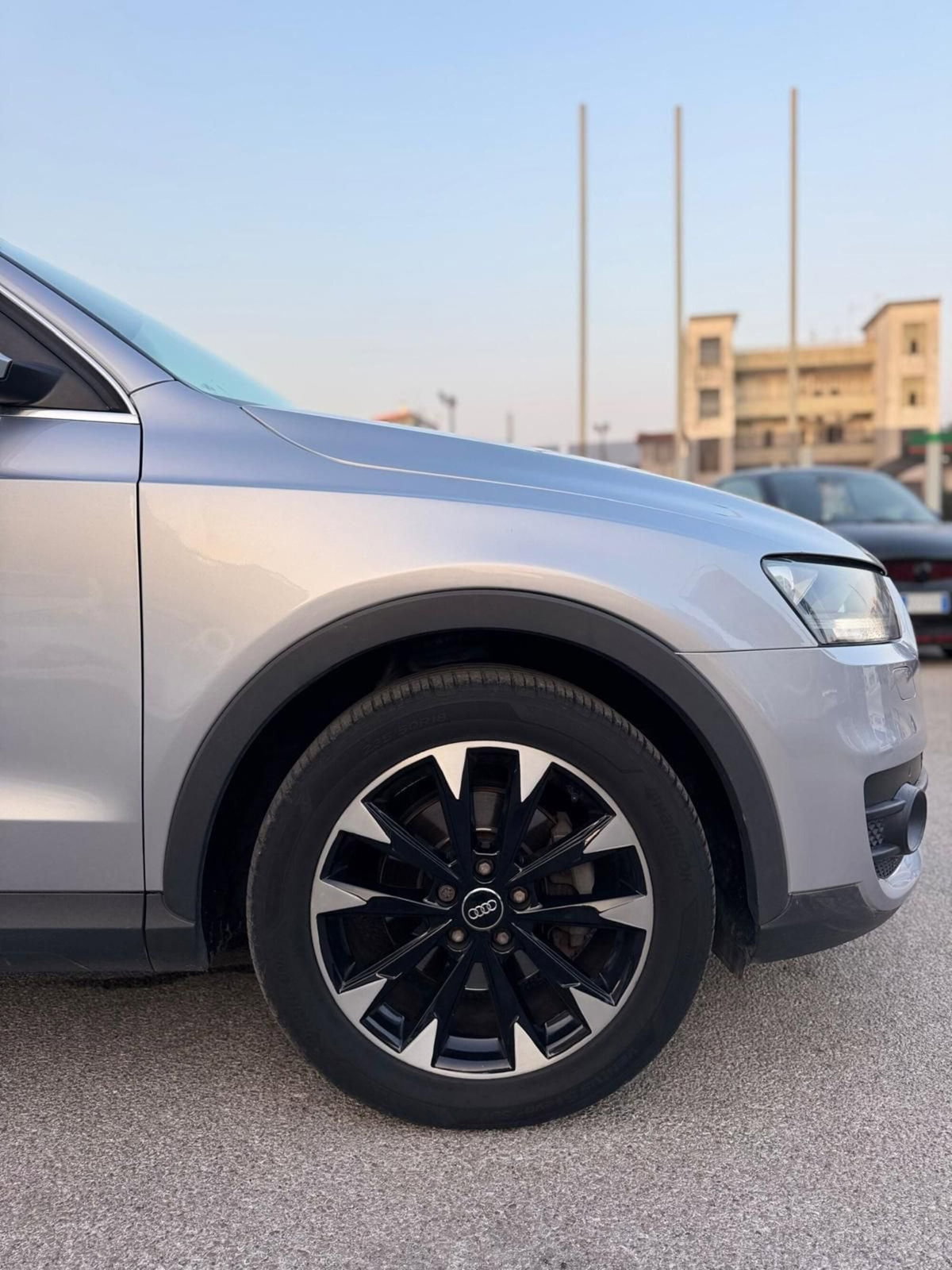 Audi Q3 2.0 TDI quattro Business (17)