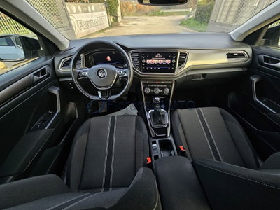 Volkswagen T-Roc 1.0 tsi Style 115cv (9)