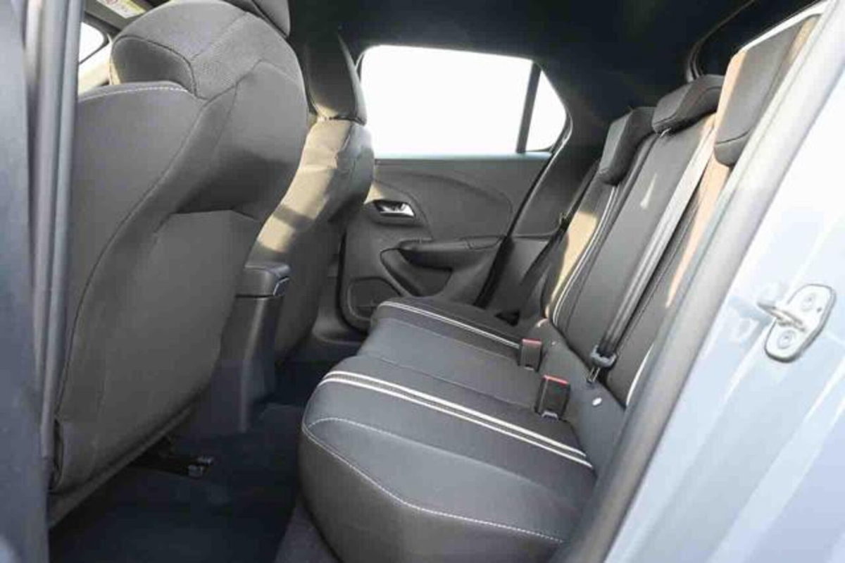 Opel Corsa 1.2 100 CV aut. GS Line (10)