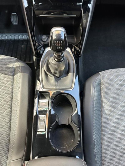 Peugeot 2008 PureTech 100 S&S Allure Navi Pack (17)