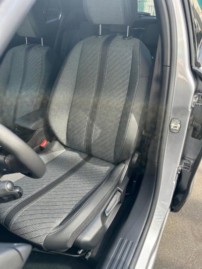 Peugeot 2008 PureTech 100 S&S Allure Navi Pack (8)