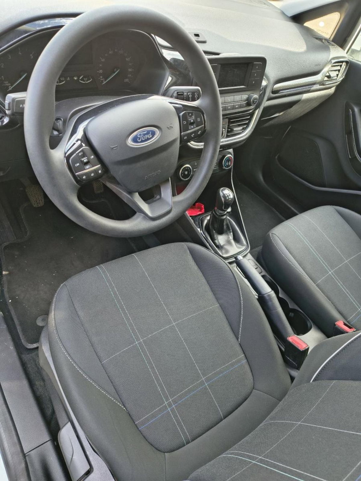 Ford Fiesta 1.1 85 CV 5 porte Titanium (4)