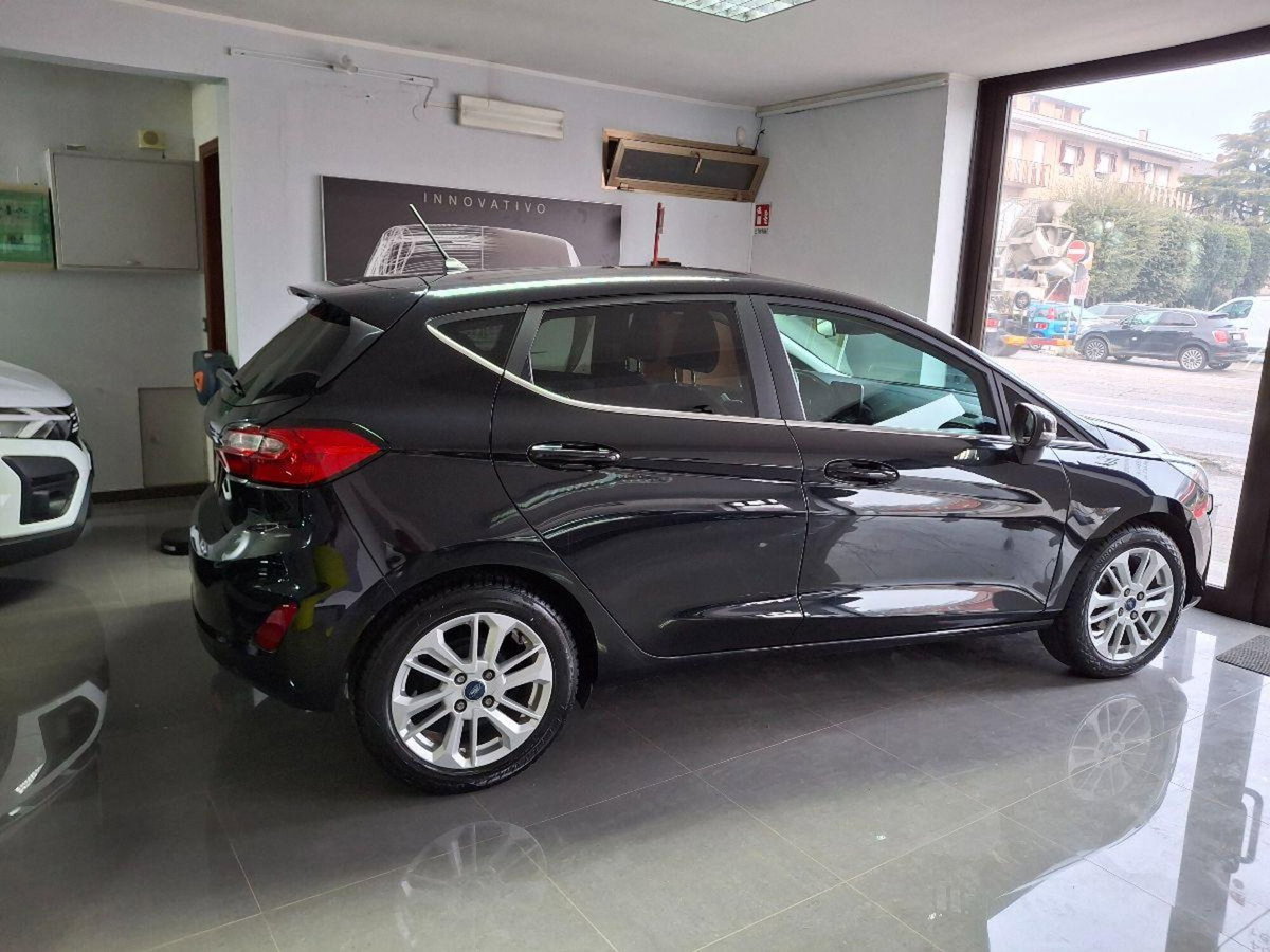 Ford Fiesta 1.1 75 CV 5 porte Titanium (10)