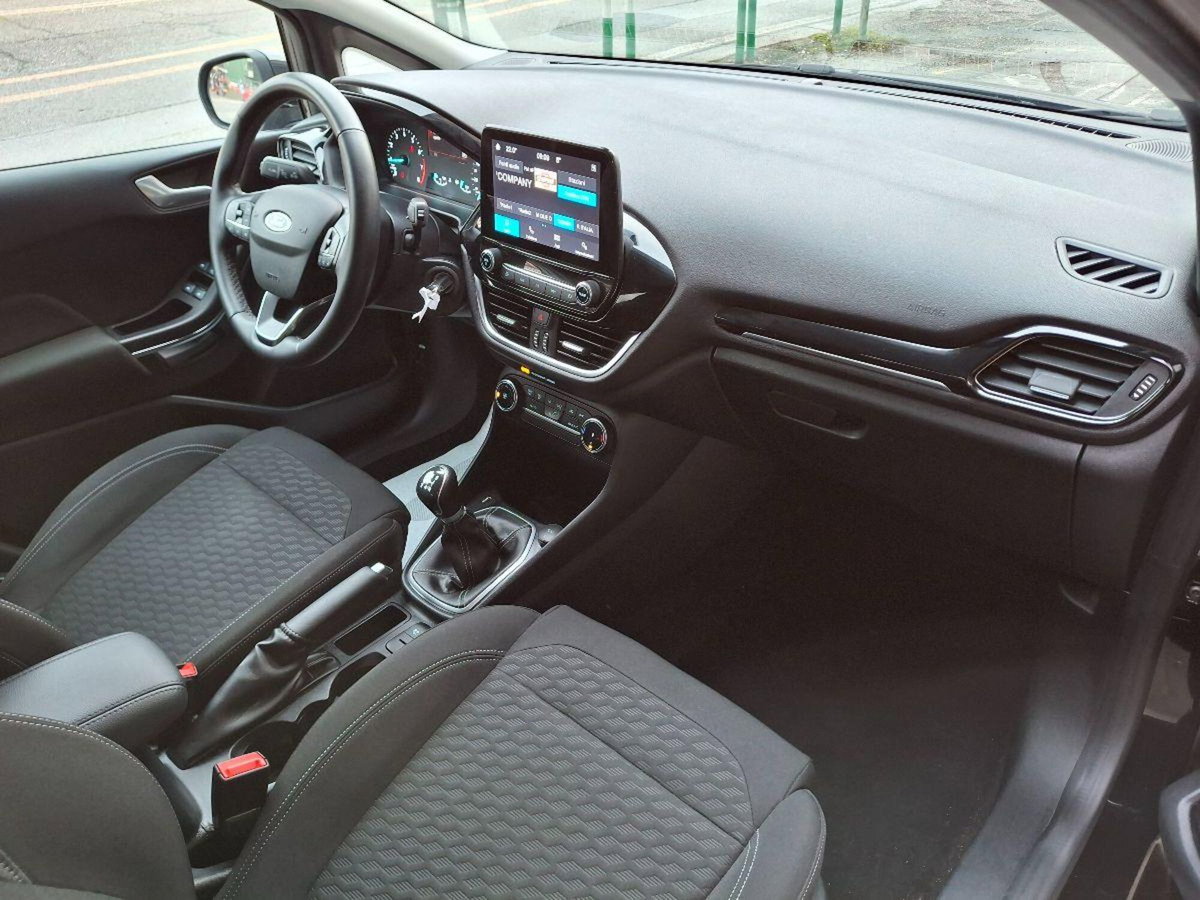 Ford Fiesta 1.1 75 CV 5 porte Titanium (16)