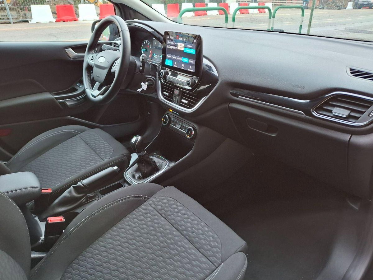 Ford Fiesta 1.1 75 CV 5 porte Titanium (17)