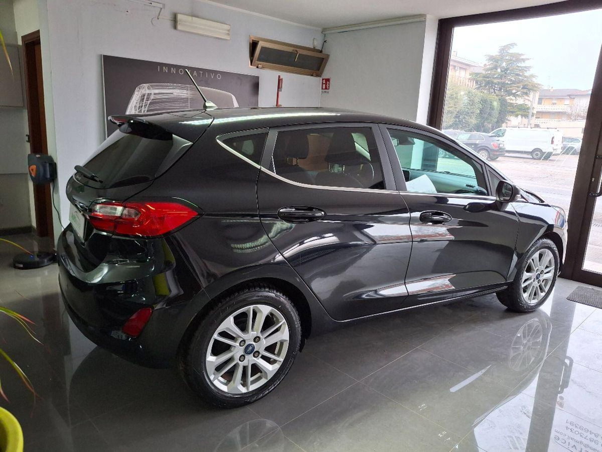 Ford Fiesta 1.1 75 CV 5 porte Titanium (2)