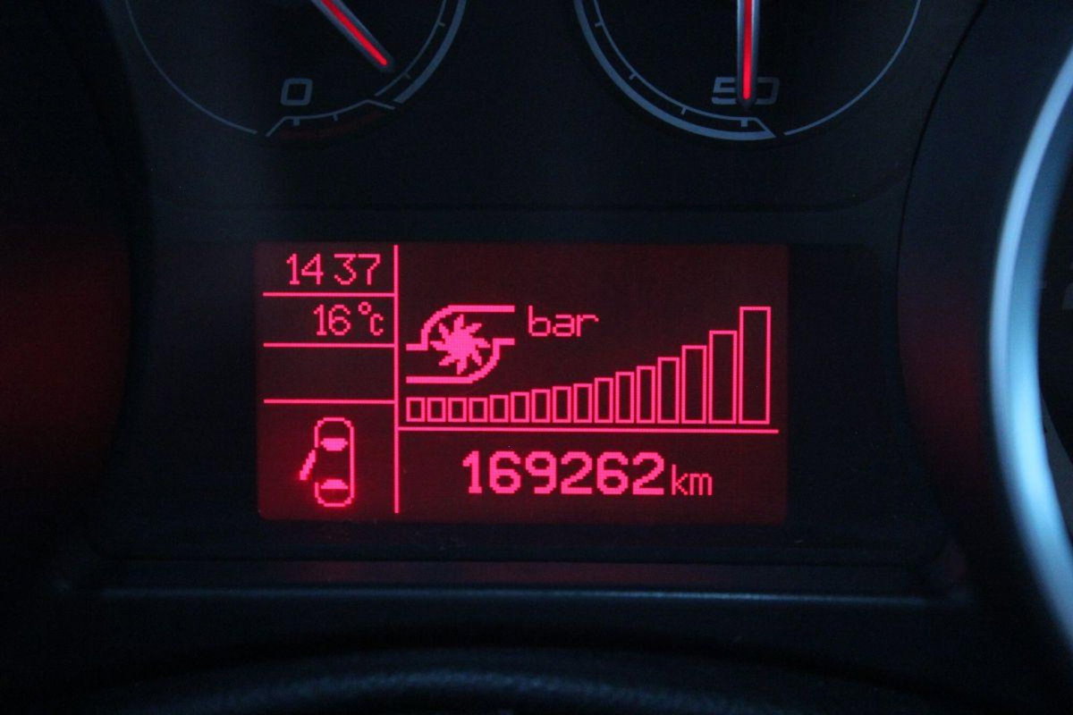 Alfa Romeo Giulietta 1.6 JTDm-2 Distinctive (11)