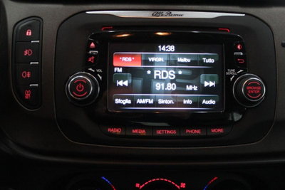 Alfa Romeo Giulietta 1.6 JTDm-2 Distinctive (14)