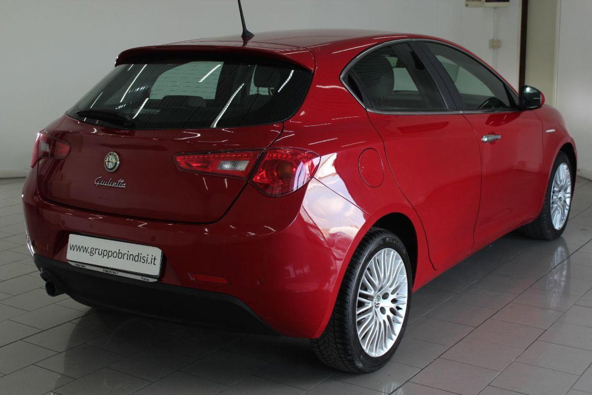 Alfa Romeo Giulietta 1.6 JTDm-2 Distinctive (4)