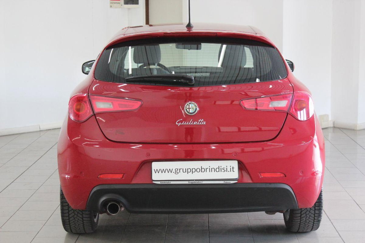 Alfa Romeo Giulietta 1.6 JTDm-2 Distinctive (5)