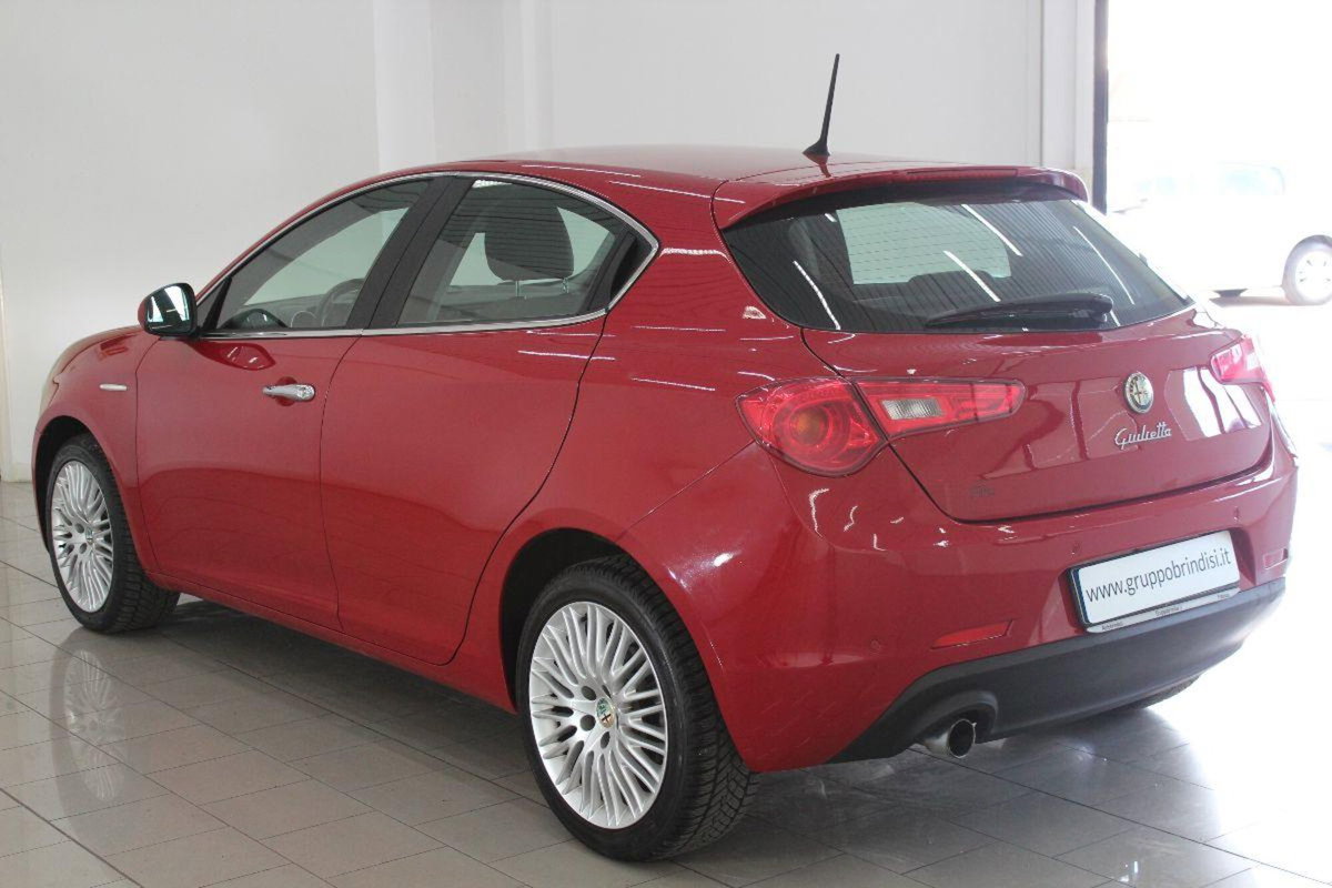 Alfa Romeo Giulietta 1.6 JTDm-2 Distinctive (6)