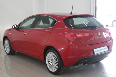 Alfa Romeo Giulietta 1.6 JTDm-2 Distinctive (6)