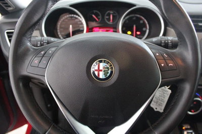 Alfa Romeo Giulietta 1.6 JTDm-2 Distinctive (9)
