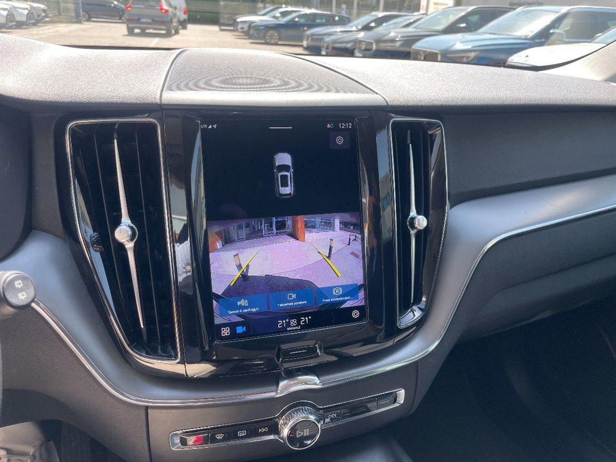 Volvo XC60 B4 automatico Core (11)