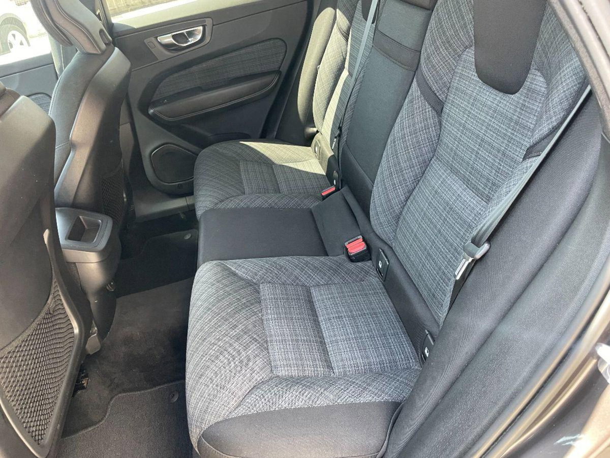 Volvo XC60 B4 automatico Core (7)