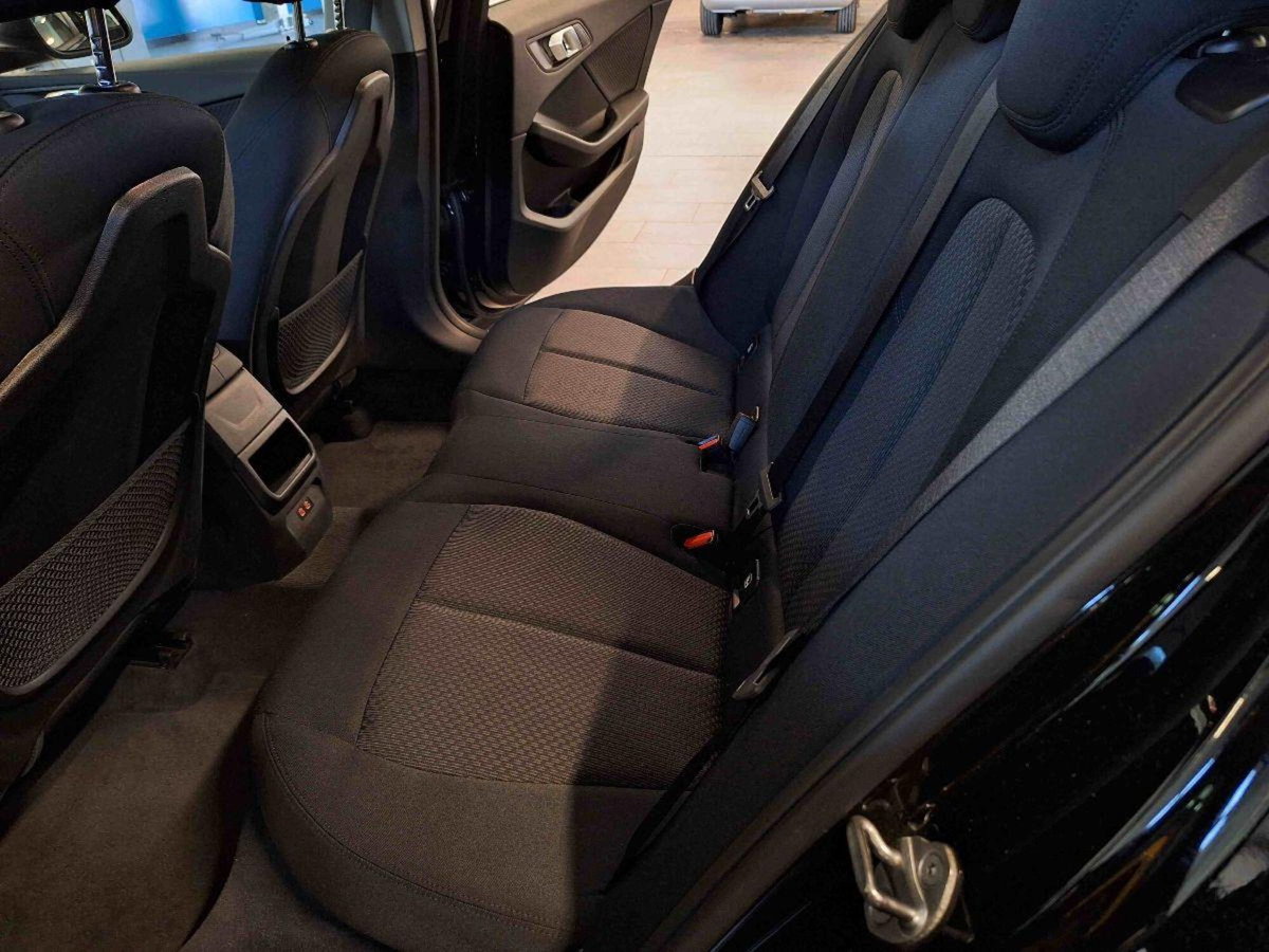 BMW Serie 1 116d Business Advantage (12)