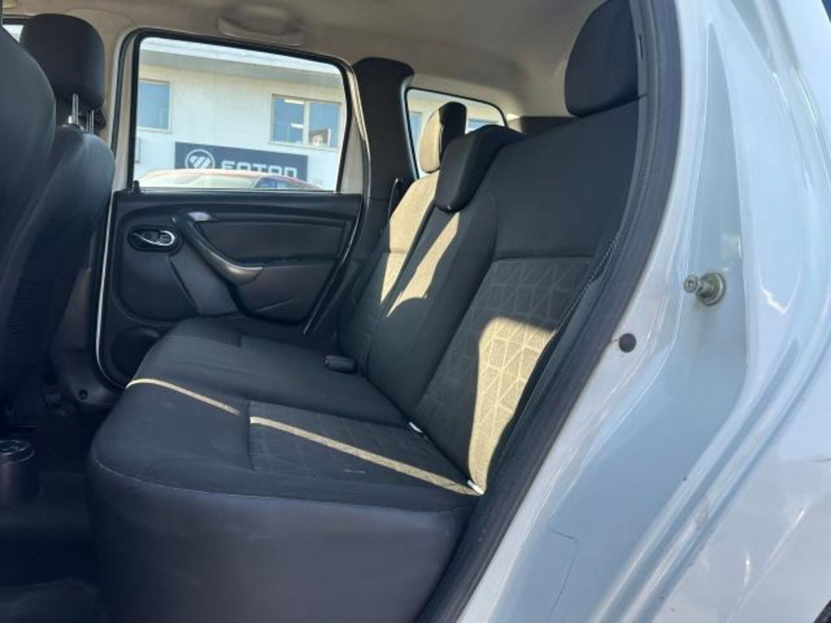 Dacia Duster 1.6 110CV 4x2 GPL Lauréate (16)