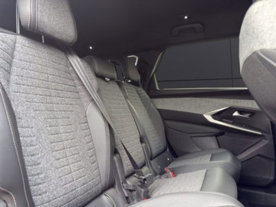 Peugeot 5008 1.2 hybrid 48V Allure Pack 136cv e-dcs 6 (19)