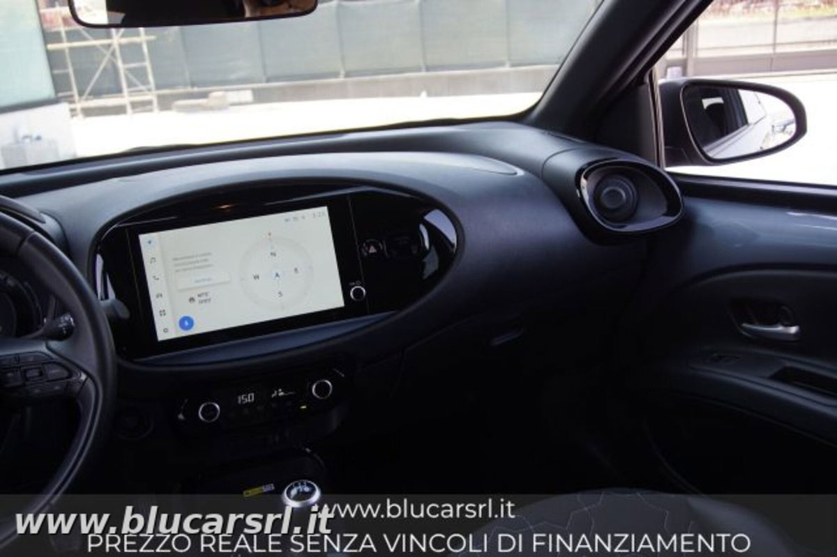 Toyota Aygo X 1.0 Lounge 72cv (10)