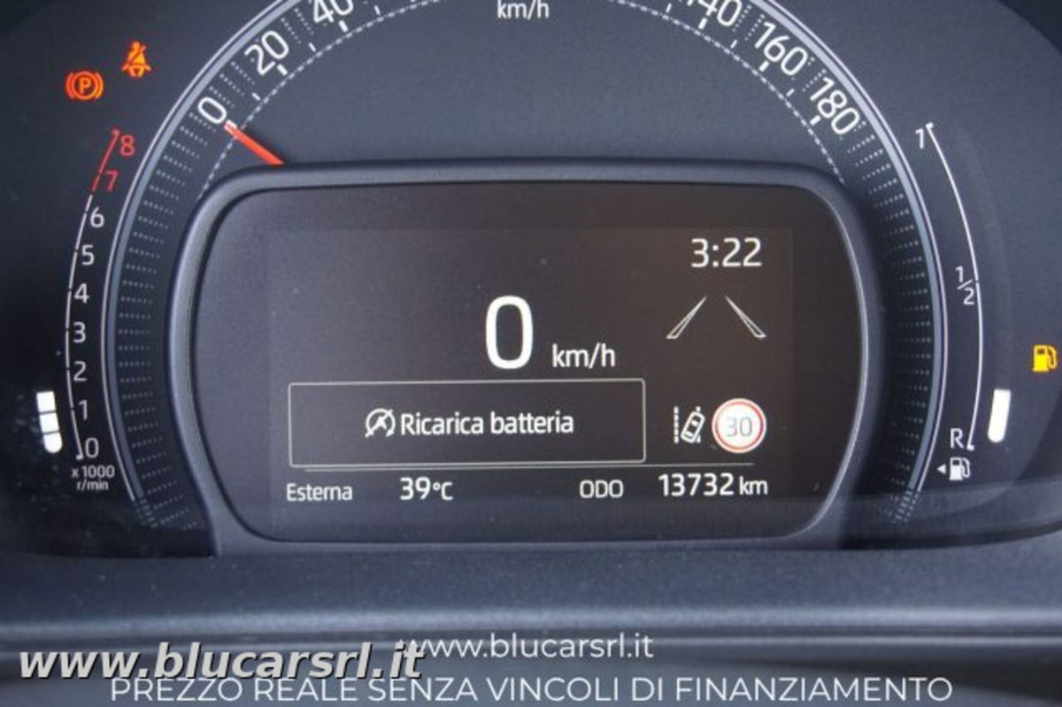 Toyota Aygo X 1.0 Lounge 72cv (15)
