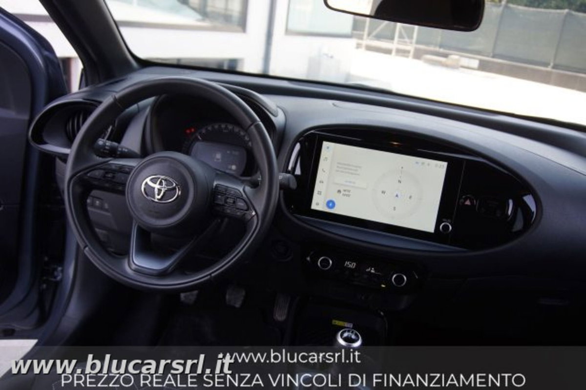 Toyota Aygo X 1.0 Lounge 72cv (8)