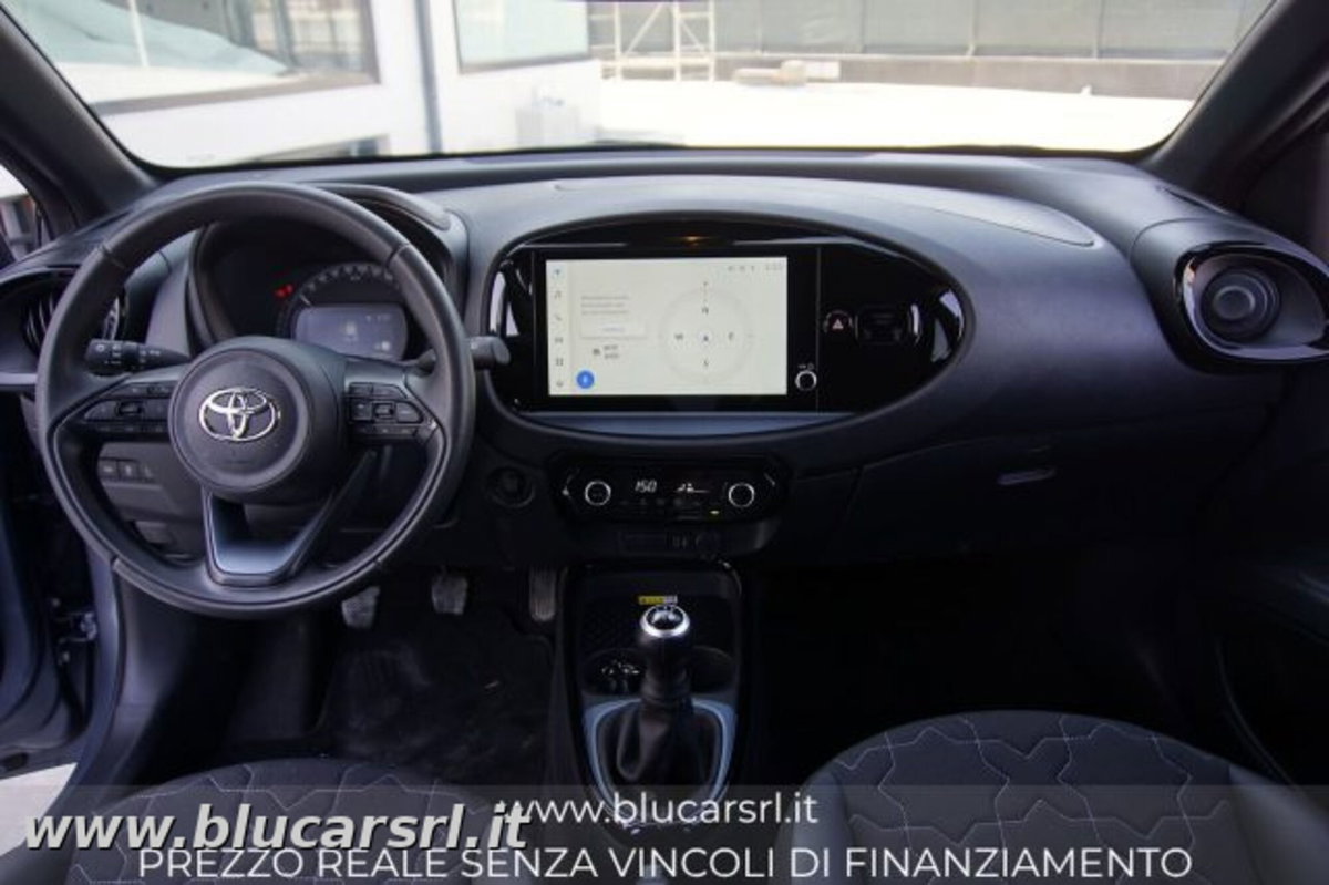 Toyota Aygo X 1.0 Lounge 72cv (9)