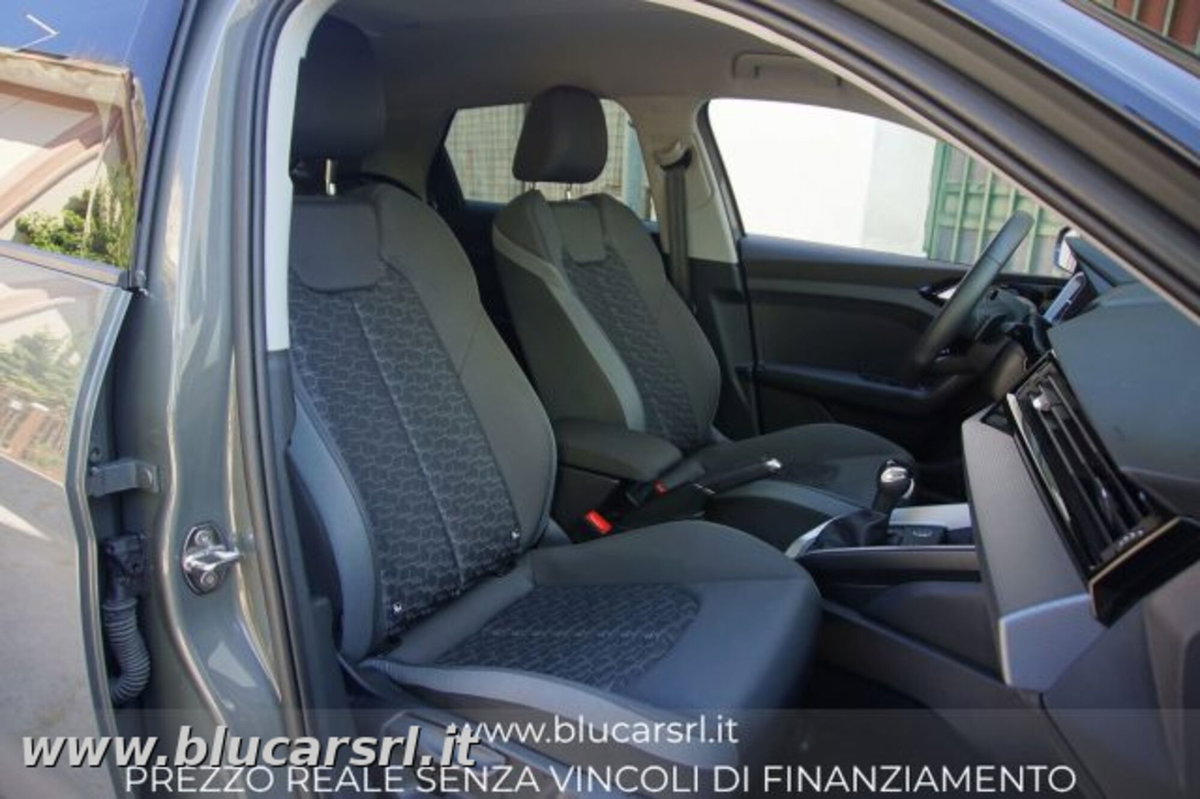 Audi A1 Sportback 30 1.0 tfsi S Line Edition 116cv s-tronic (12)