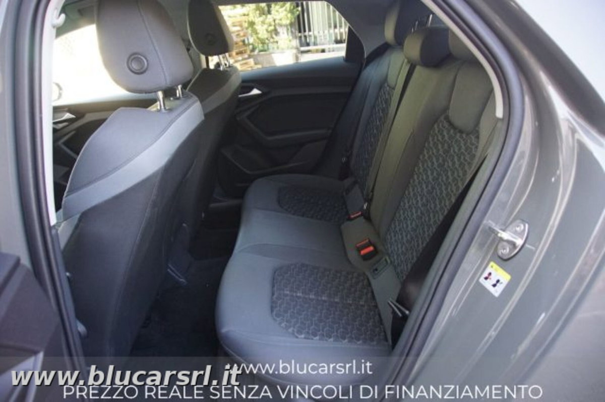Audi A1 Sportback 30 1.0 tfsi S Line Edition 116cv s-tronic (13)