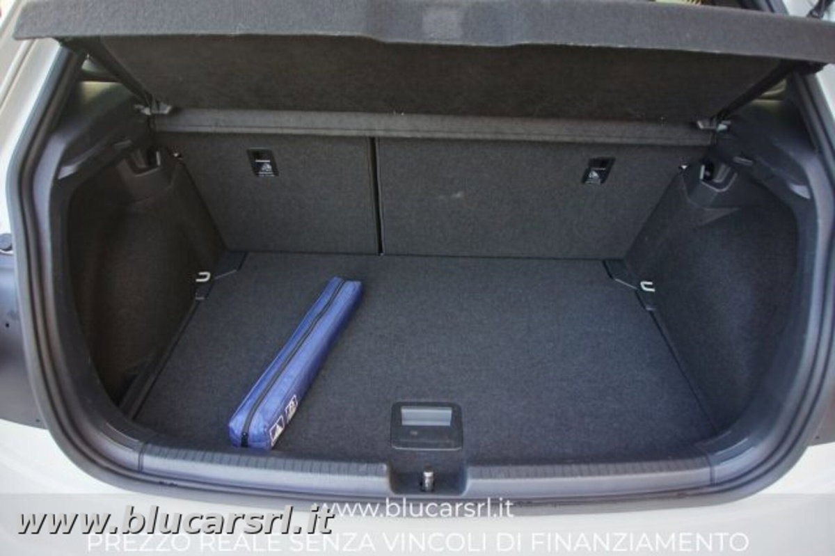 Volkswagen Polo 1.0 tsi R-Line 95cv (12)