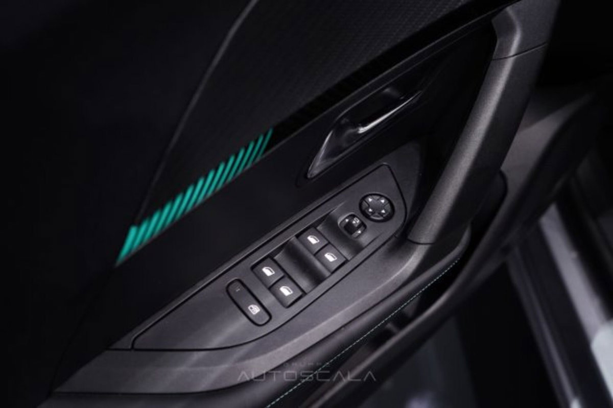 Peugeot 2008 1.2 puretech Allure s&s 130cv eat8 (10)