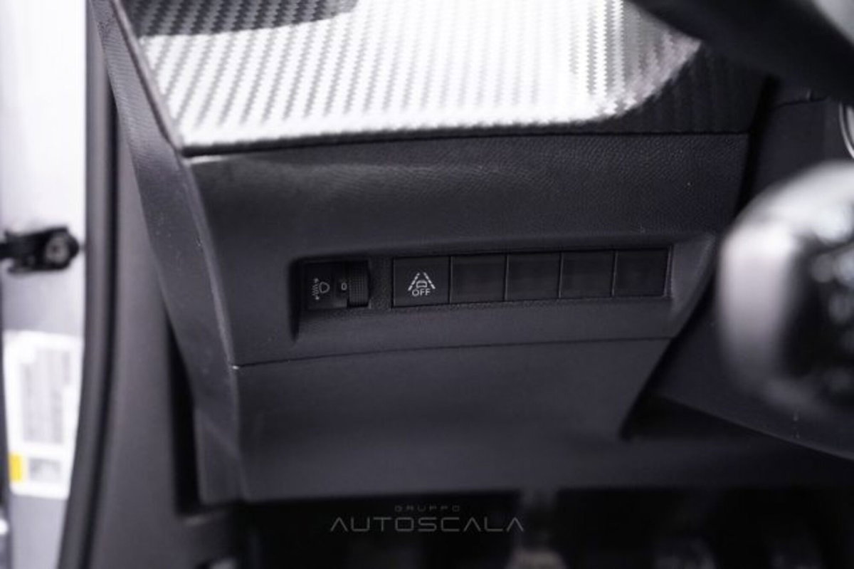 Peugeot 2008 1.2 puretech Allure s&s 130cv eat8 (12)