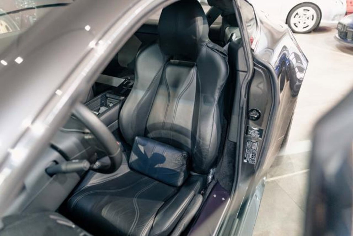 Aston Martin V12 Coupé Vantage Coupé (9)