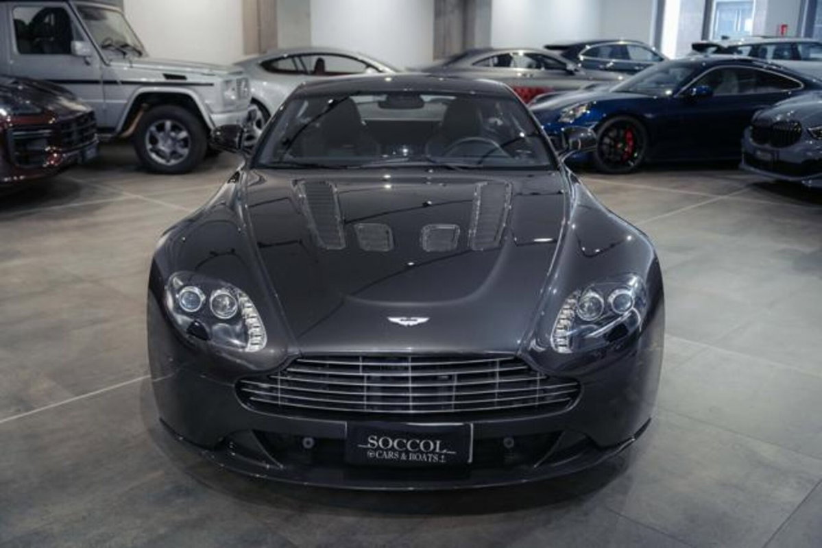 Aston Martin V12 Coupé Vantage Coupé (2)