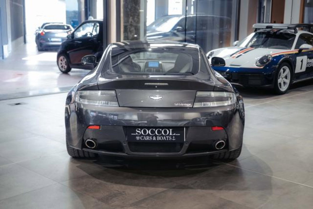 Aston Martin V12 Coupé Vantage Coupé (6)